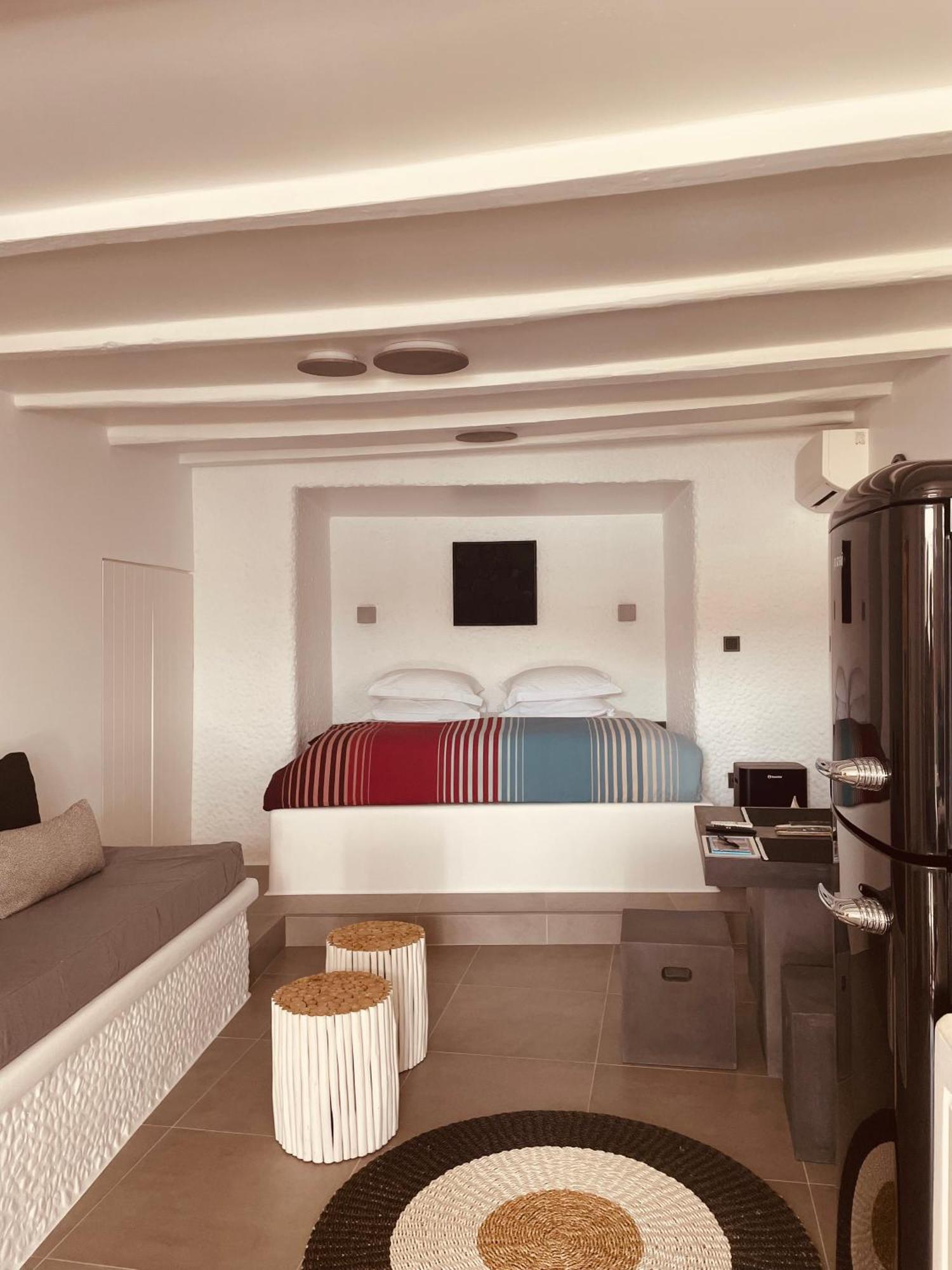 Peter'S Sea And Sαnd Residence Adamantas  Exterior photo
